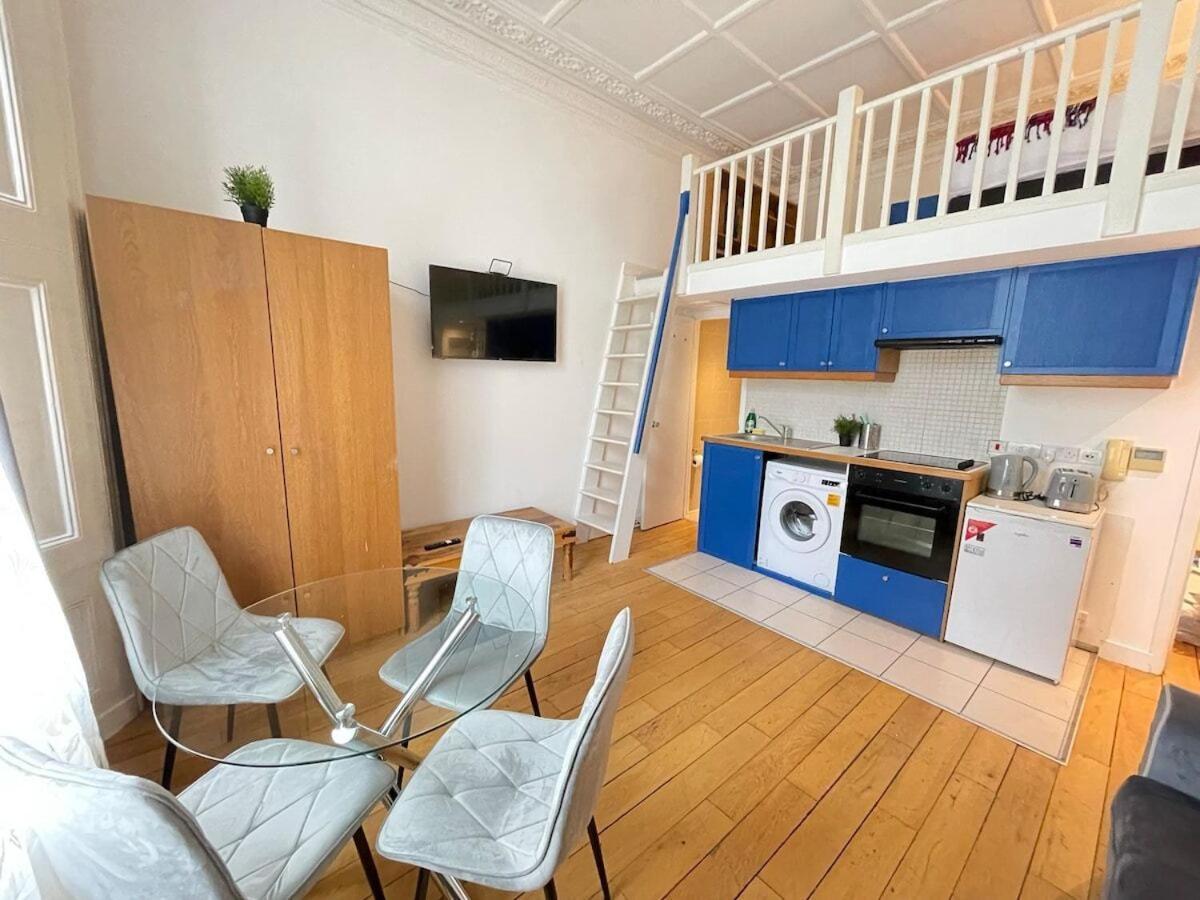 Portobello Road Artistic Studios 'Budget' Лондон Стая снимка