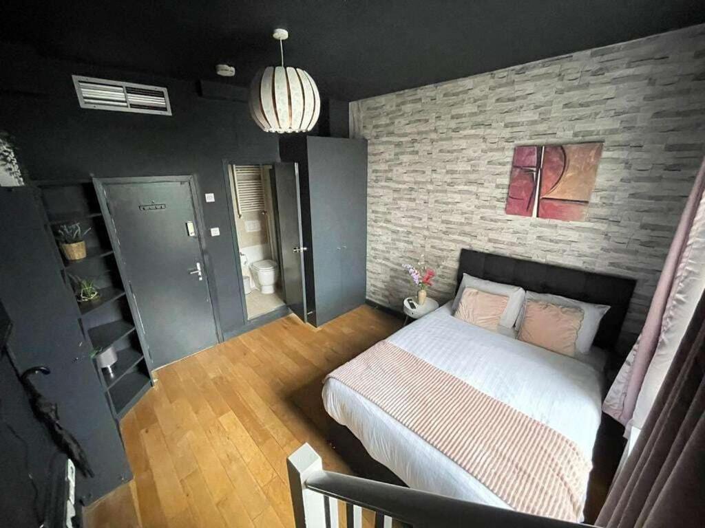 Portobello Road Artistic Studios 'Budget' Лондон Стая снимка