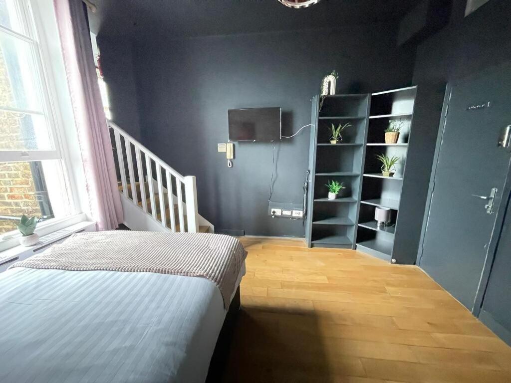 Portobello Road Artistic Studios 'Budget' Лондон Стая снимка