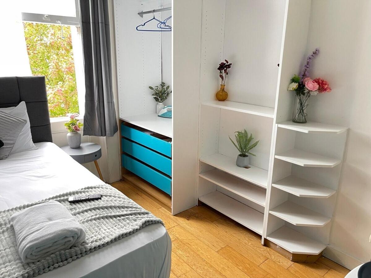 Portobello Road Artistic Studios 'Budget' Лондон Стая снимка