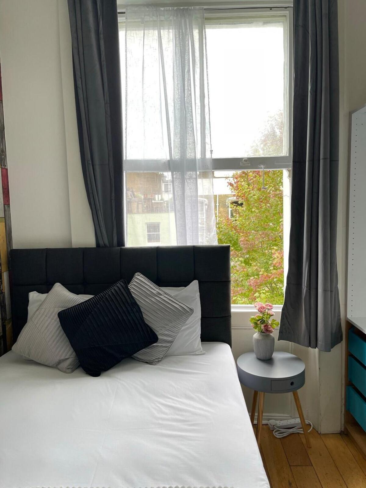 Portobello Road Artistic Studios 'Budget' Лондон Стая снимка