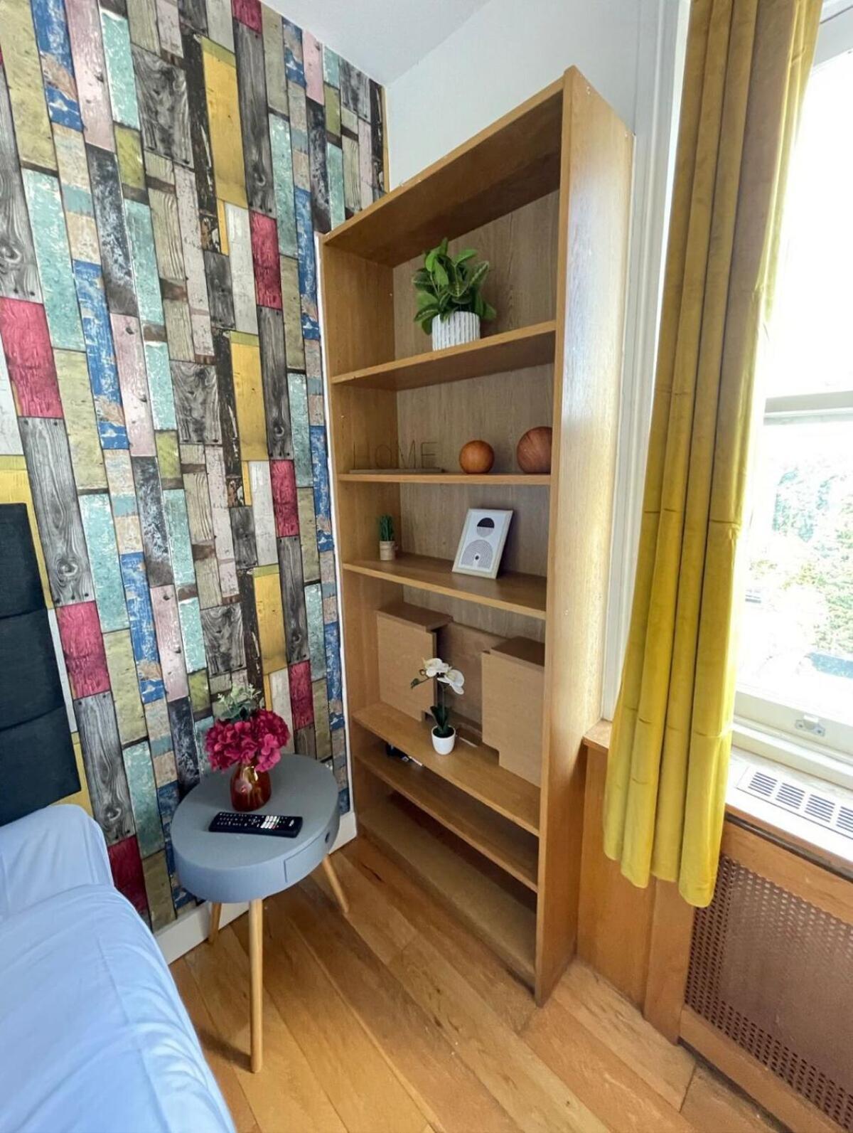 Portobello Road Artistic Studios 'Budget' Лондон Стая снимка