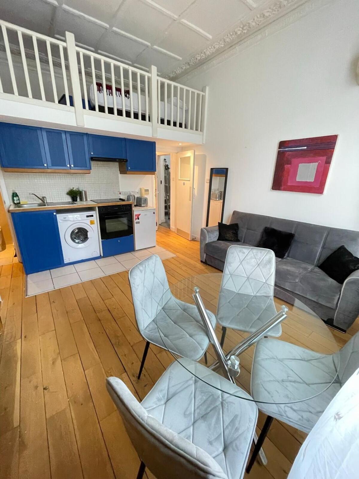 Portobello Road Artistic Studios 'Budget' Лондон Стая снимка