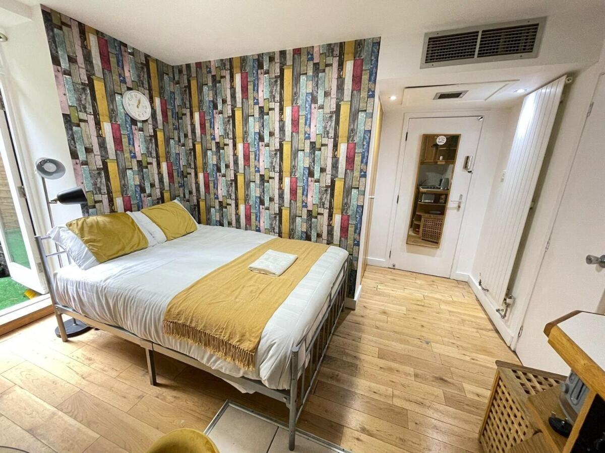 Portobello Road Artistic Studios 'Budget' Лондон Стая снимка