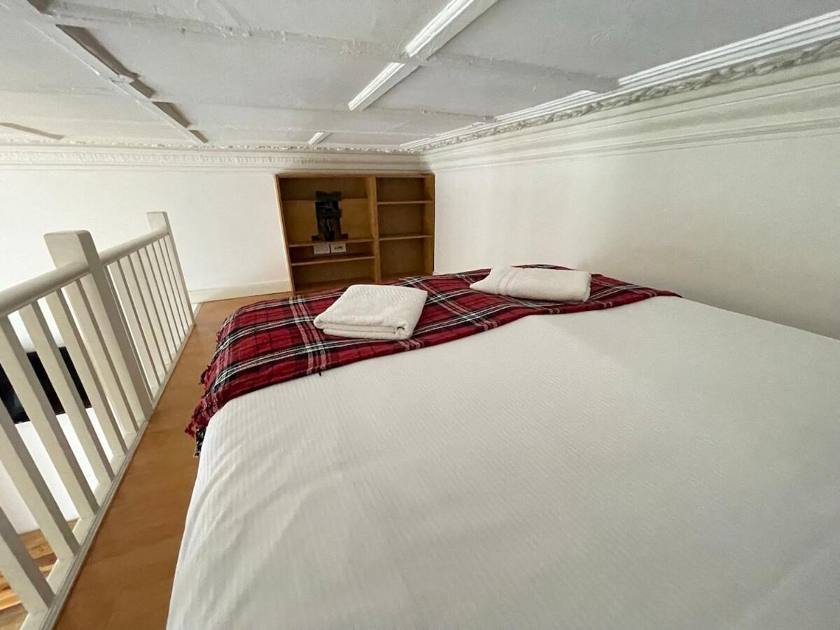 Portobello Road Artistic Studios 'Budget' Лондон Стая снимка