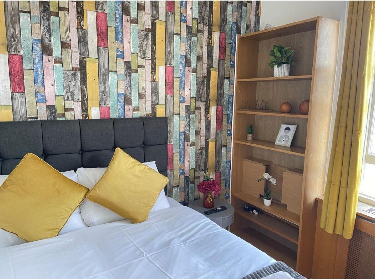 Portobello Road Artistic Studios 'Budget' Лондон Стая снимка