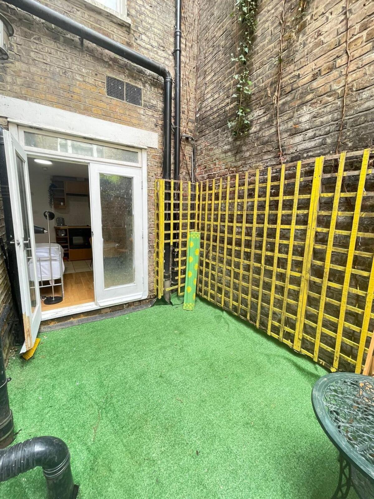 Portobello Road Artistic Studios 'Budget' Лондон Стая снимка